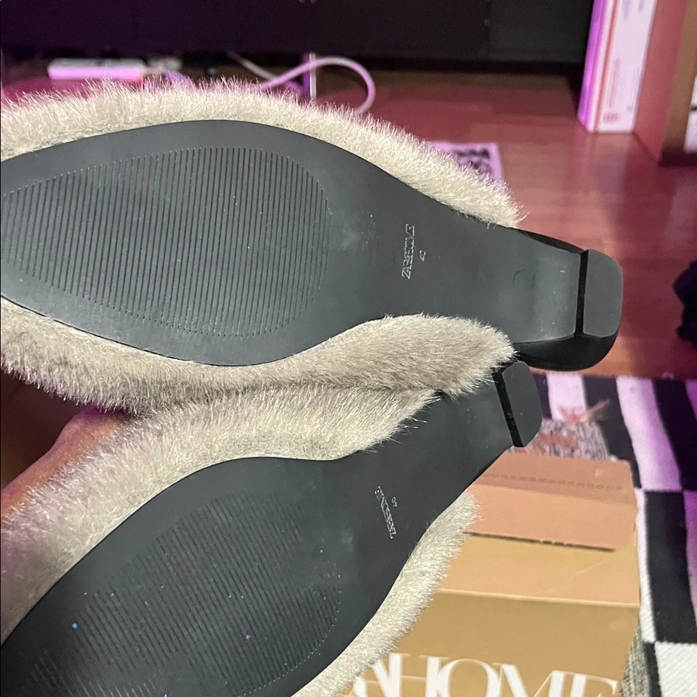 Zara Gray Furry Mules - Picture 4 of 9